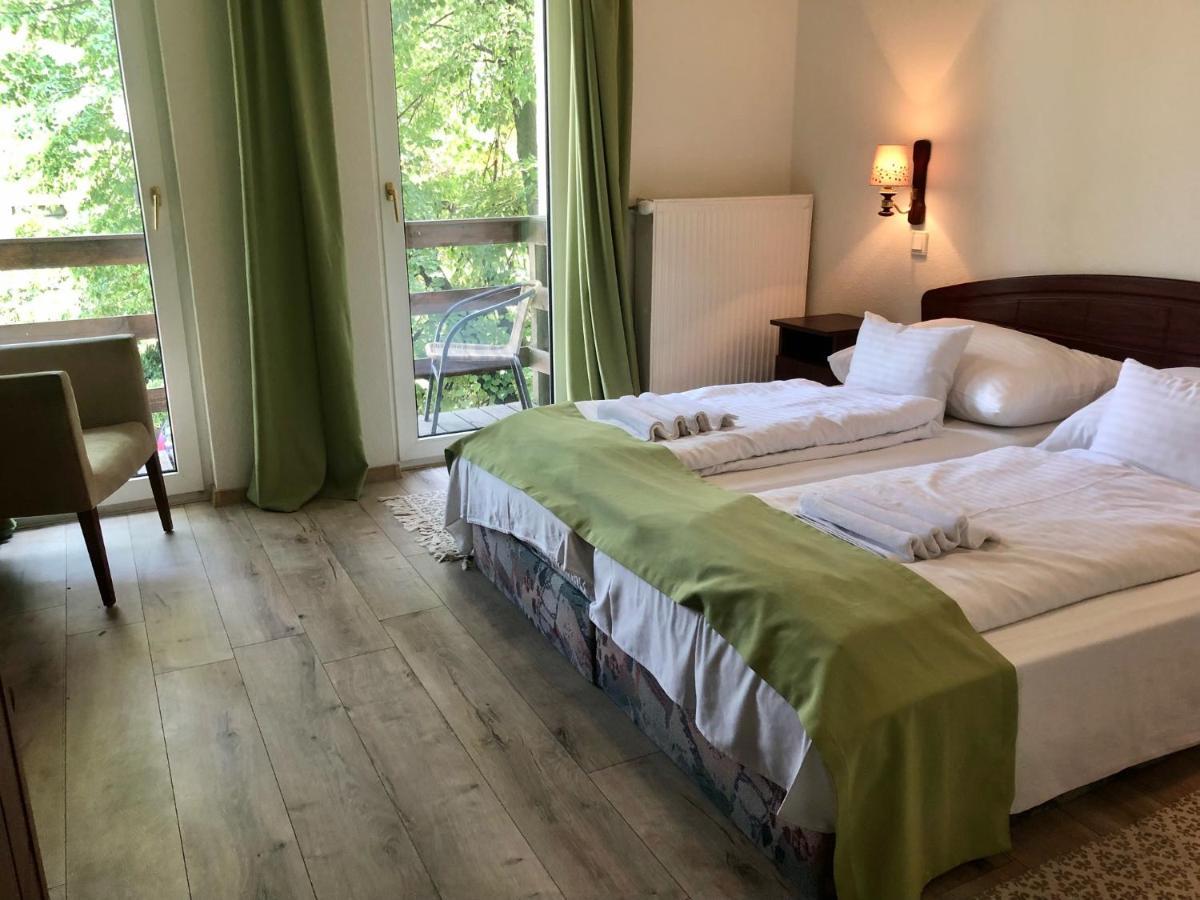 Hotel Viktória Balatonalmádi Zewnętrze zdjęcie