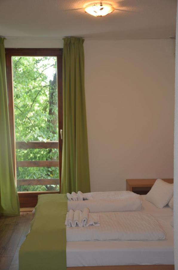 Hotel Viktória Balatonalmádi Zewnętrze zdjęcie
