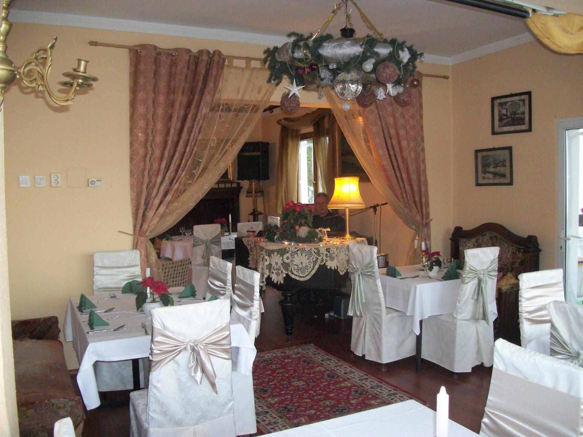 Hotel Viktória Balatonalmádi Zewnętrze zdjęcie