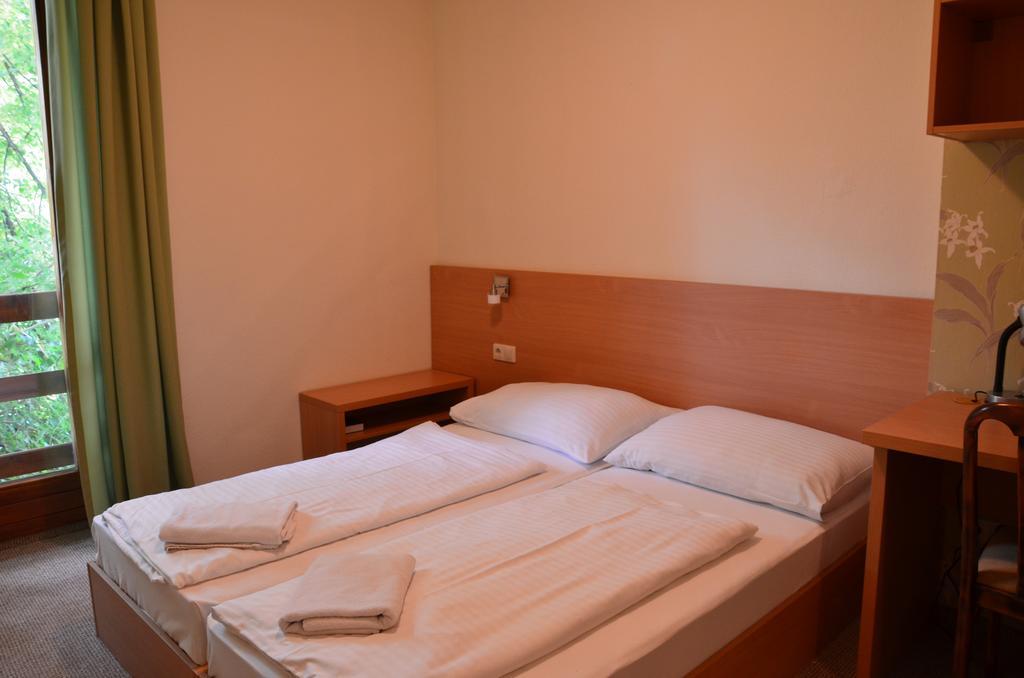 Hotel Viktória Balatonalmádi Zewnętrze zdjęcie