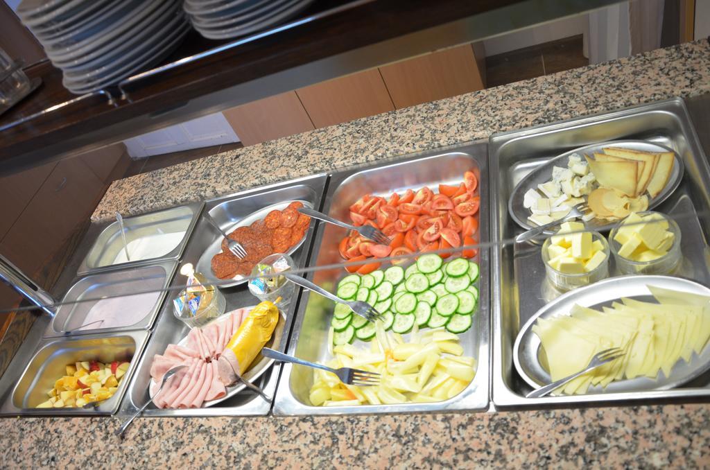 Hotel Viktória Balatonalmádi Zewnętrze zdjęcie